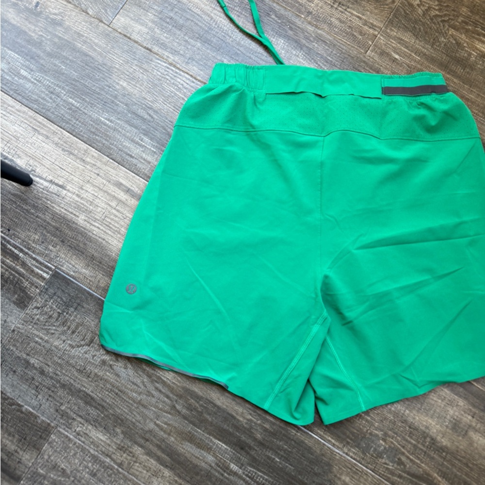 Lululemon green shorts S - Picture 2 of 4
